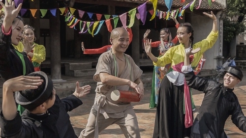 NTK Cao Minh Tiến bất ngờ ra MV “Trống cơm” tái hiện Trung thu truyền thống