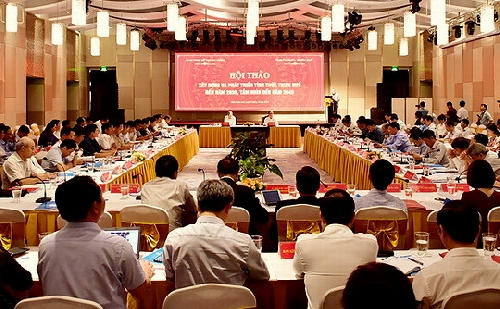 Hội thảo “Xây dựng và phát triển tỉnh Thừa Thiên Huế đến năm 2030, tầm nhìn đến năm 2045