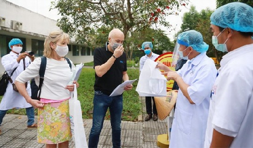  Cần phải chuẩn bị các kịch bản mới, tập trung ngăn chặn dịch lây lan trong cộng đồng