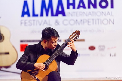 Nghệ sĩ Guitar Vũ Hiển đại diện Tây Ban Nha góp mặt ở Festival Huế 2020