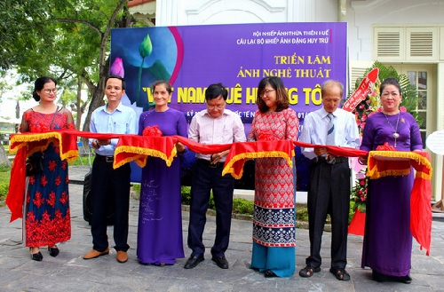 Triển lãm ảnh " Việt Nam quê hương tôi"