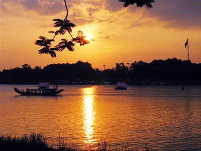 Uống cùng Huế