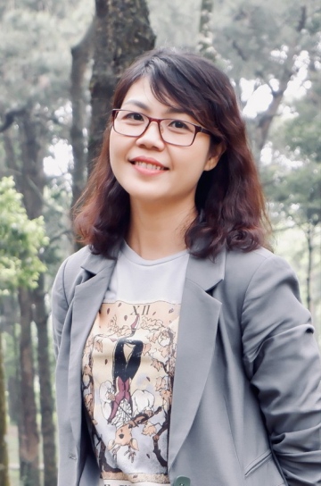 Nhà văn Đỗ Bích Thúy và họa sĩ Lê Thiết Cương làm sách ủng hộ trẻ em miền núi