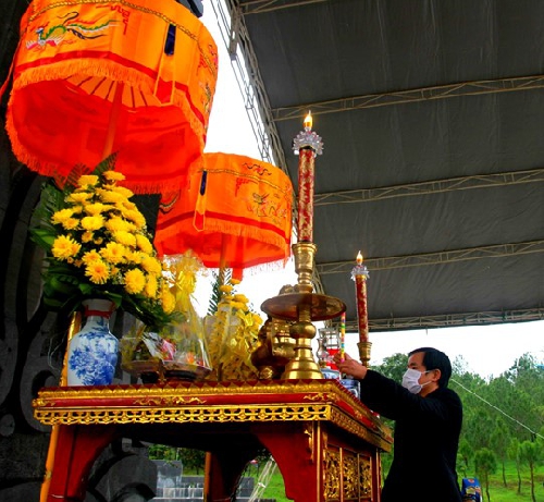 Dâng hương kỷ niệm 233 năm ngày Nguyễn Huệ lên ngôi Hoàng đế và xuất binh đại phá quân Thanh