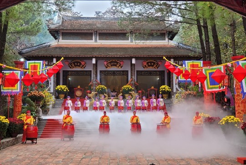 Khai hội Đền Huyền Trân
