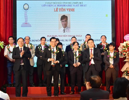  Tôn vinh 14 trí thức khoa học công nghệ tỉnh Thừa Thiên - Huế