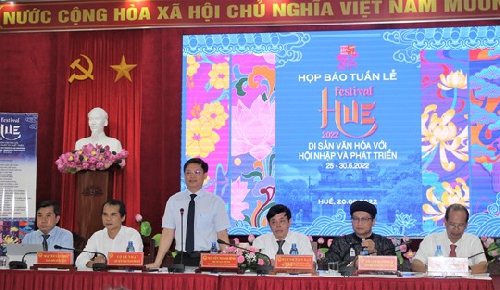 Họp báo công bố chính thức các chương trình trong tuần lễ Festival Huế 2022.