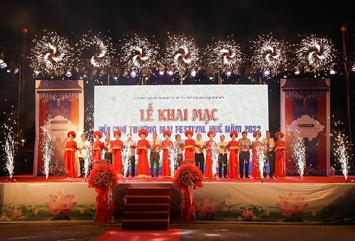 Khai mạc Hội chợ thương mại Festival Huế 2022.