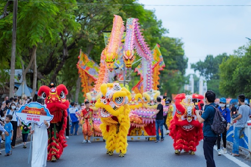  Lễ hội Quảng diễn Lân Sư Rồng và rước đèn Trung thu 