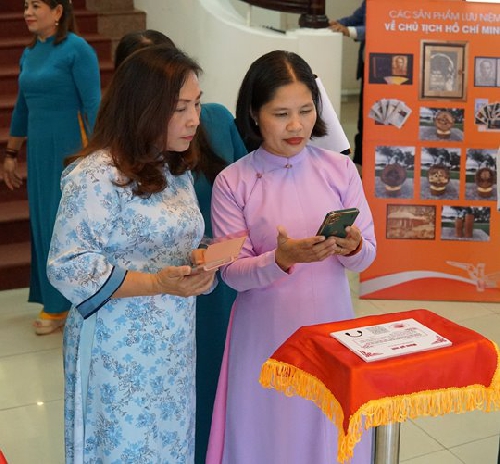 Ra mắt Hệ thống thuyết minh tự động và sản phẩm lưu niệm của Bảo tàng Hồ Chí Minh Thừa Thiên Huế