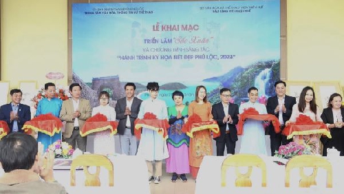 Khai mạc Triển lãm “Sắc Xuân”