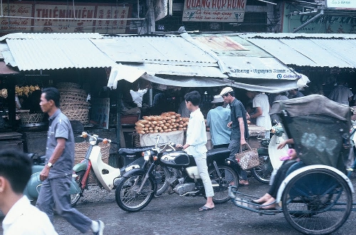 Hành trình du nhập bánh mì qua các thông tin từ báo chí trước 1945