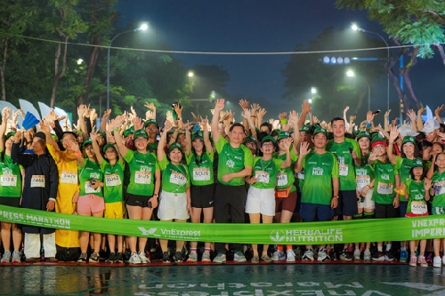  Hơn 10.000 VĐV giải chạy VnExpress Marathon Imperial Huế 2023