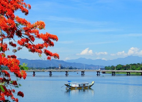 "Tri ân dòng Hương" - Chương trình lần đầu tiên diễn ra tại  Festival Nghề truyền thống Huế 2023