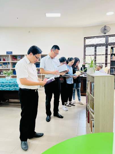 Ra mắt tủ sách Huế tại Trường Đại học Khoa học