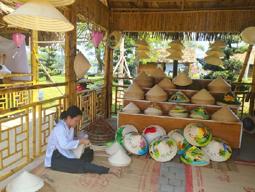 Không gian trưng bày, giới thiệu sản phẩm, tôn vinh nghệ nhân và các làng nghề