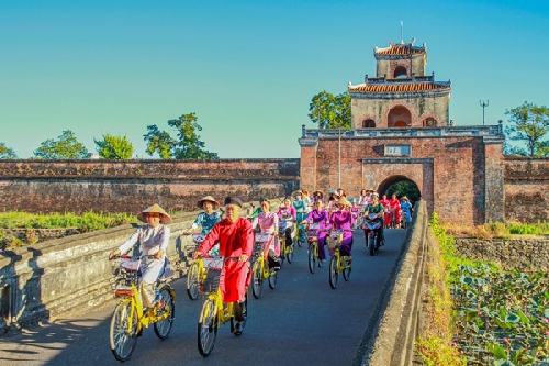 Phát động Tuần lễ Áo dài cộng đồng Huế 2023