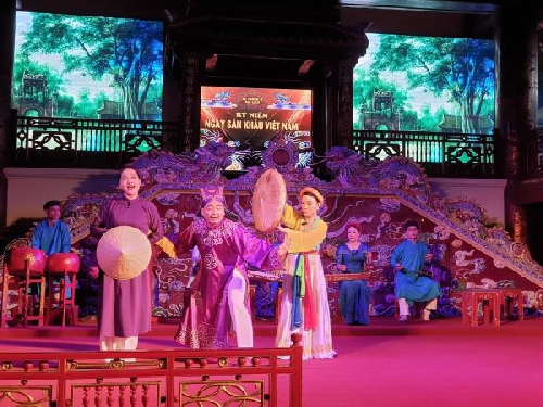 Hội Nghệ sĩ Sân khấu Thừa Thiên Huế tổ chức kỷ niệm Ngày Sân khấu Việt Nam.