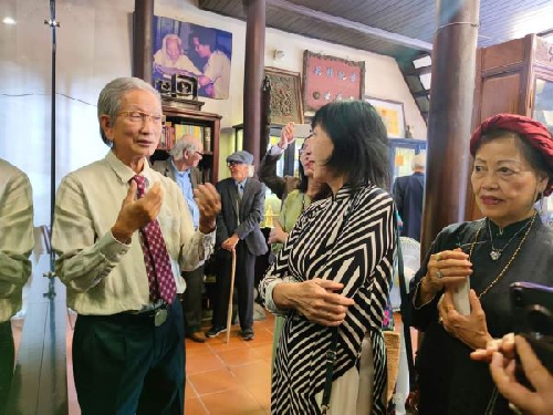 Khai mạc triển lãm "Ngọc xuất danh sơn"