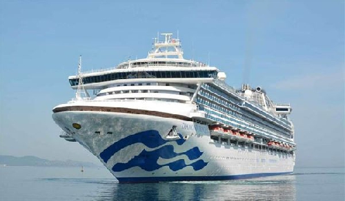  Du tàu Diamond Princess cập Cảng Chân Mây đưa du khách tham quan Cố đô Huế