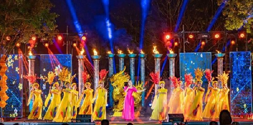 Ngày hội Thơ Huế với chủ đề " Hương sắc mùa xuân"