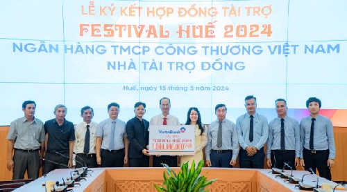 Ký kết hợp đồng tài trợ Festival Huế 2024 với danh vị “Tài trợ Đồng” 
