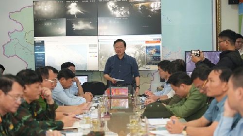 Phó Thủ tướng Chính phủ Trần Hồng Hà làm việc với thành phố Huế về công tác ứng phó, khắc phục đợt mưa lũ diện rộng