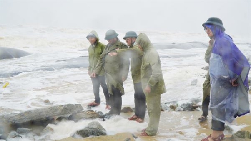 Đoàn công tác Bộ Nông nghiệp và Môi trường kiểm tra, chỉ đạo ứng phó và khắc phục hậu quả mưa lũ tại TP. Huế