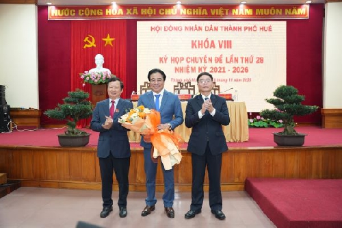 Đồng chí Nguyễn Khắc Toàn, Phó Bí thư Thành ủy được bầu giữ chức Chủ tịch UBND thành phố Huế nhiệm kỳ 2021 – 2026