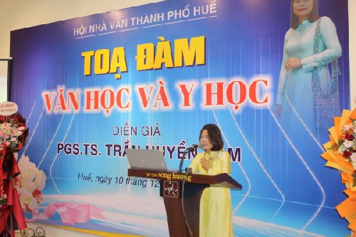Toạ đàm “ Văn học và Y học” 