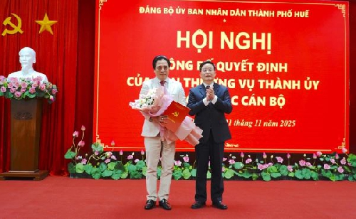 Đồng chí Nguyễn Khắc Toàn giữ chức Bí thư Đảng ủy UBND thành phố Huế