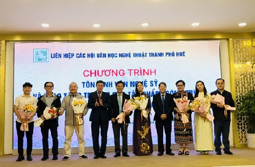 Vinh danh Văn nghệ sĩ Huế và trao tặng thưởng các tác phẩm, công trình văn học nghệ thuật xuất sắc năm 2025