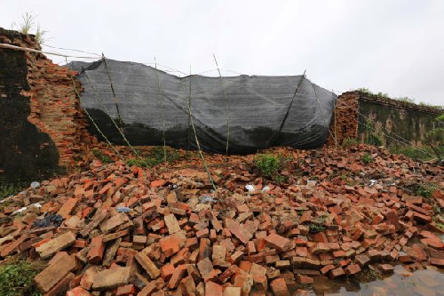 Triển khai công trình xử lý tình huống khẩn cấp đoạn tường Hoàng thành Huế bị sập do mưa lũ