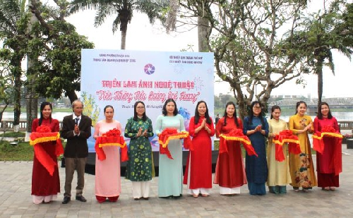 Triển lãm ảnh nghệ thuật “Trên những nẻo đường quê hương” năm 2026.