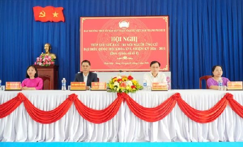 Các ứng cử viên Đại biểu Quốc hội và Hội đồng nhân dân thành phố tiếp xúc cử tri