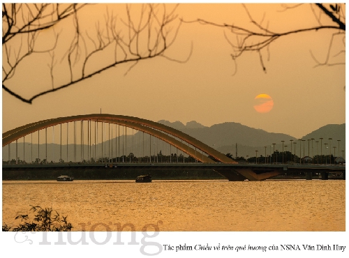 Màu nắng tháng Tư