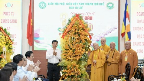 Phó Thủ tướng Chính phủ Nguyễn Văn Thắng thăm, chúc mừng Đại lễ Phật đản Phật lịch 2570 tại thành phố Huế