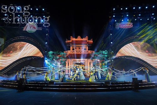Show diễn “Huyền tích Vân Cù và Bản giao hưởng Hương Ngự”: Kể chuyện bún bò Huế bằng nghệ thuật
