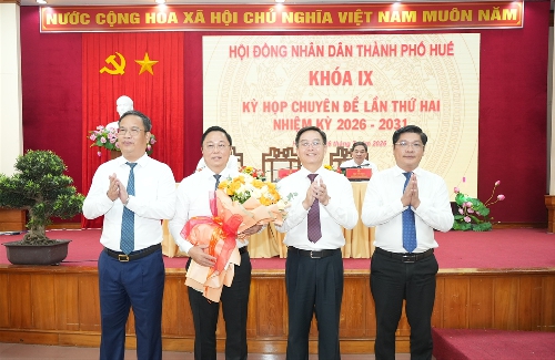 Đồng chí Lê Trí Thanh được bầu giữ chức Chủ tịch UBND thành phố Huế