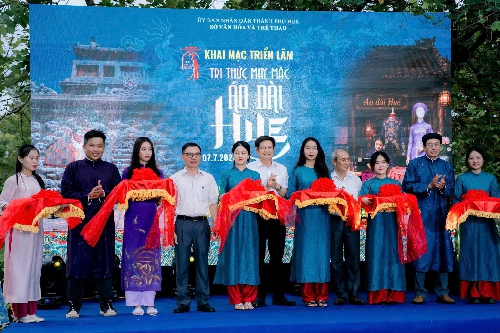 Trưng bày, trình diễn “Tri thức may, mặc áo dài Huế” lan tỏa giá trị di sản tại Tuần lễ Áo dài Huế 2026