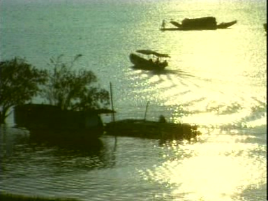 Thơ Sông Hương 07-2004