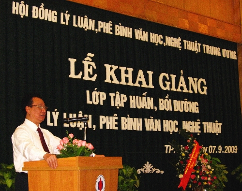 Khai giảng lớp Bồi dưỡng lý luận, phê bình văn học, nghệ thuật khu vực miền Trung - Tây Nguyên 