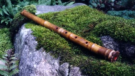 Người thổi sáo và cây sáo cũ