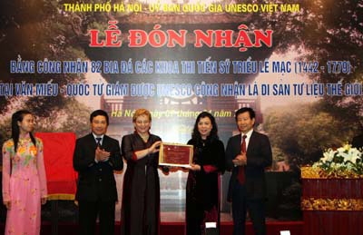 Văn Miếu đón nhận Bằng Di sản tư liệu thế giới