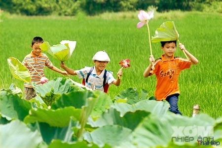 Thơ Sông Hương 06-2000