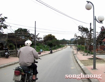 Đường Trịnh Công Sơn nằm bên bờ sông Hương thơ mộng 
